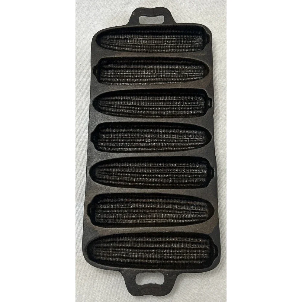 Vintage Cast Iron 7-Stick Cornbread Pan Century Series 7S0 No Cracks 1950s